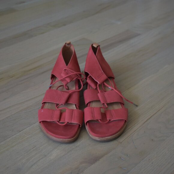 Gentle Souls By Kenneth Cole Red Fina Womens Sandals - Picture 2 of 11